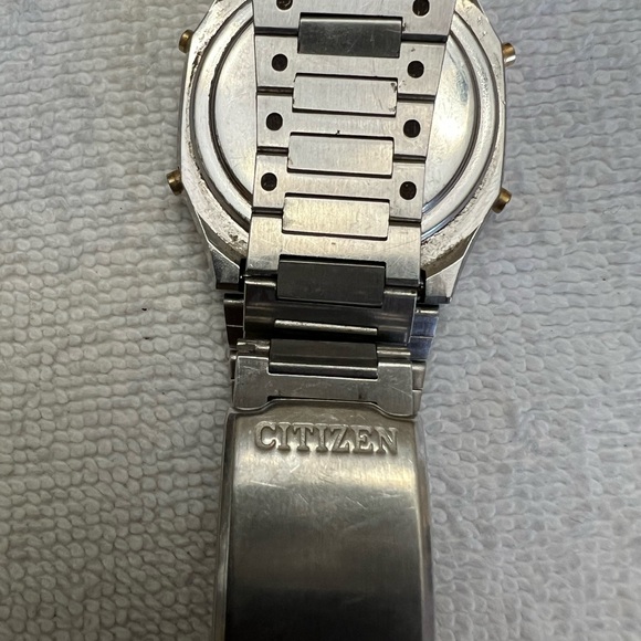 Vintage citizen seven watch Model # 9500-284640 1980s - Picture 4 of 10